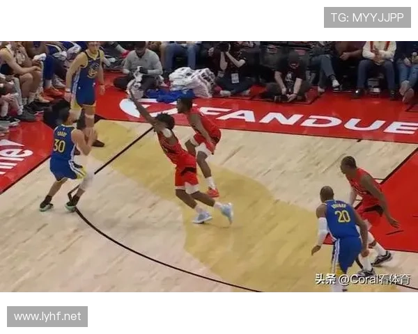 勇士惨负猛龙球员评分两极分化